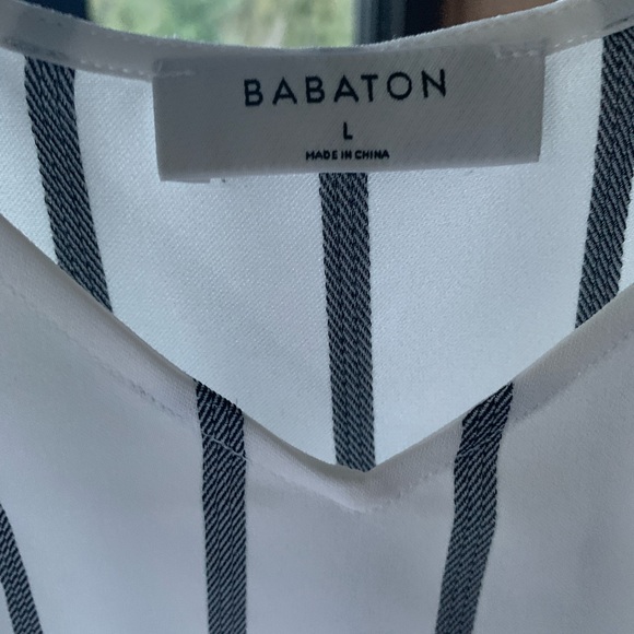 ❤️Host Pick❤️ Babaton cami / white navy stripes - Picture 4 of 9